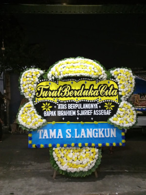 Papan Bunga Duka di Berok Nipah